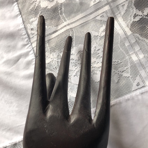 Wooden hand ring, display mannequin - Picture 6 of 8